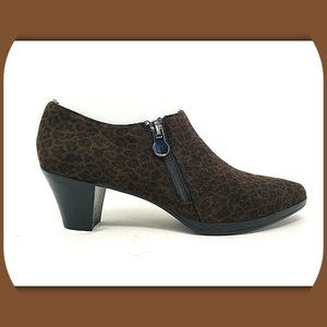 MUNRO American Suede Ankle Booties